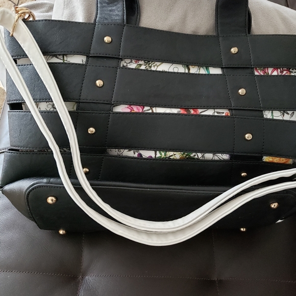 Tote - Picture 2 of 5